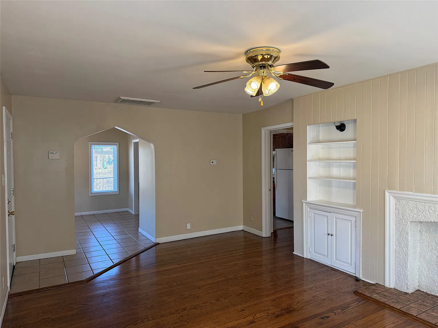3 bed, 1.0 bath, 1288 sqft, $1,225 — Photo 3
