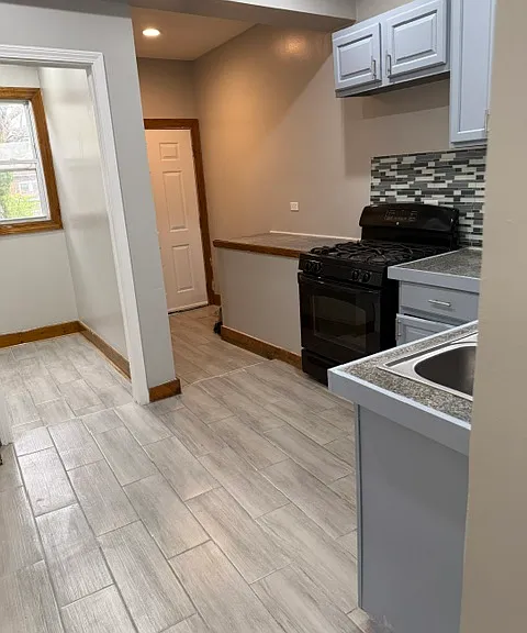 6927 S Claremont Ave — Photo 8