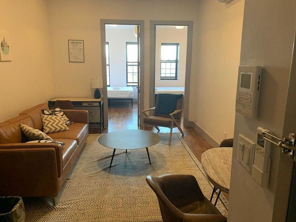 1st image of 276 Chauncey St APT 4R