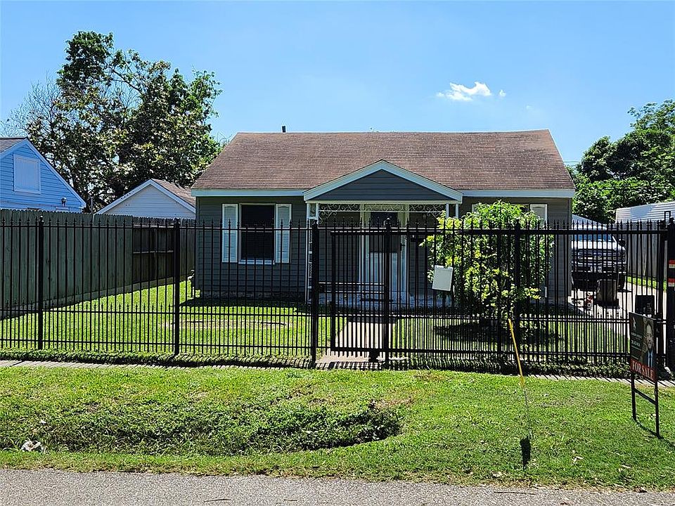 1st image of 218 Hoffman Street