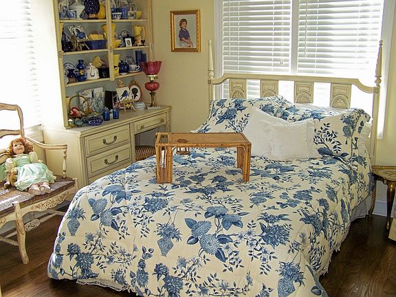 1 of 3 bedrooms on 3rd floor
