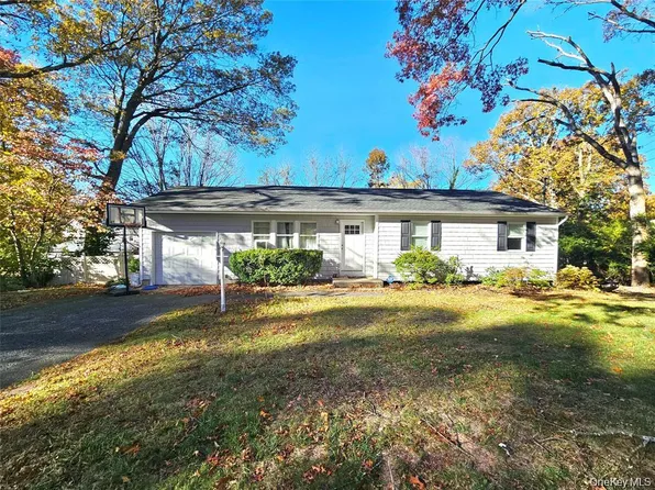 228 Hudson Avenue, Lake Grove, NY 11755