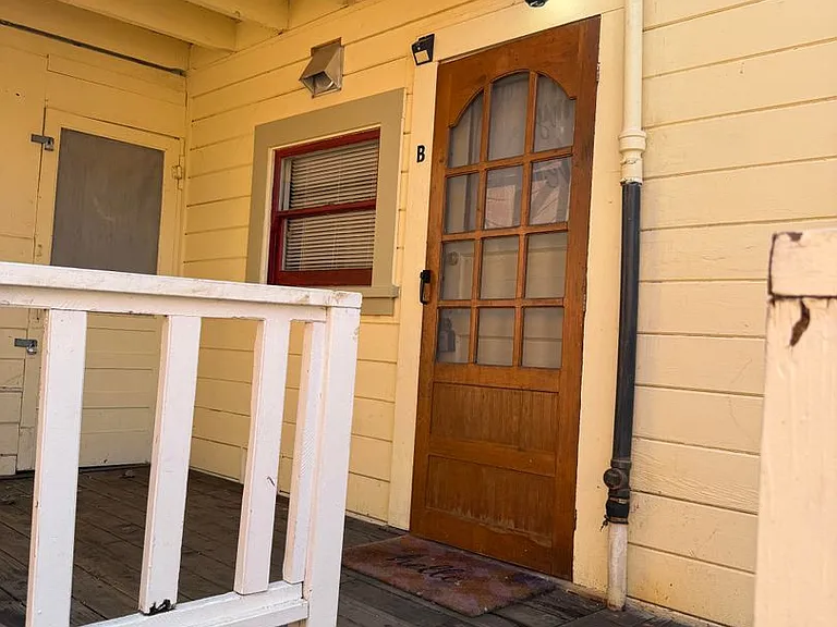 325 Ohio St — Photo 1