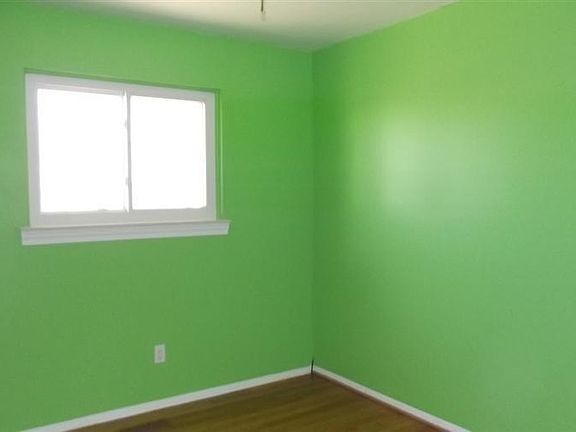 3rd image of 1137 Hunter Ave