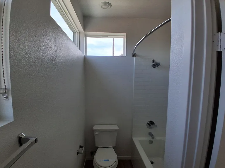 2040 N Highland Ave — Photo 45
