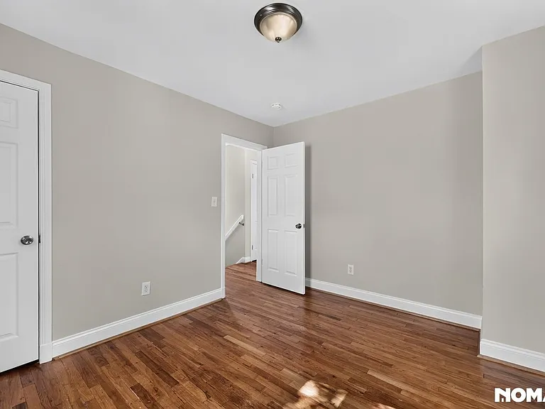 8507 Potomac Ave — Photo 25
