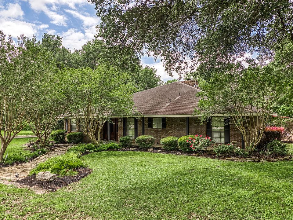 1st image of 2629 Benton Dr