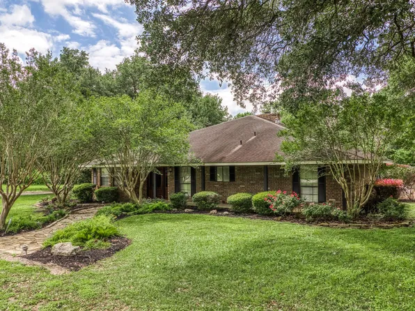 2629 Benton Dr, Brenham, TX 77833
