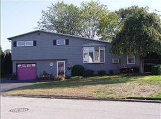 39 Milburn Rd, East Providence, RI 02914