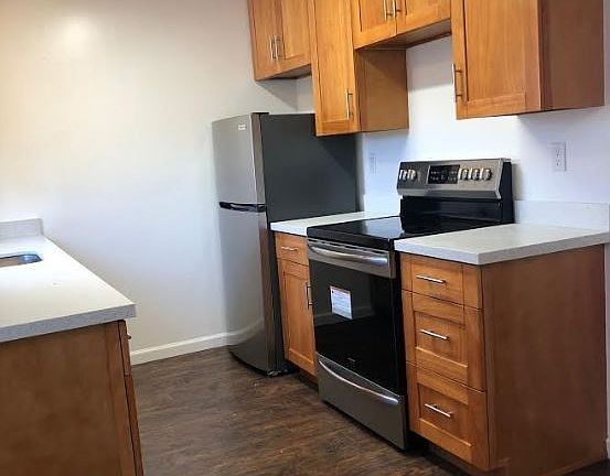 3rd image of 620 Grand Ave #620