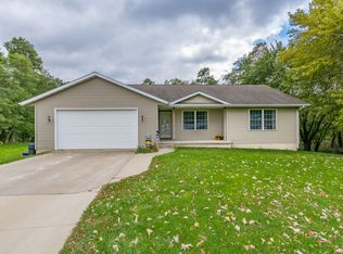 3096 56th St, Center Point, IA 52213