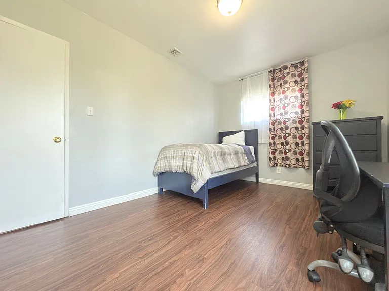 16656 Nordhoff St — Photo 14