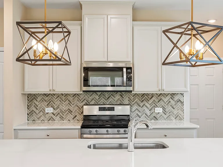 210 Adobe Pl — Photo 15