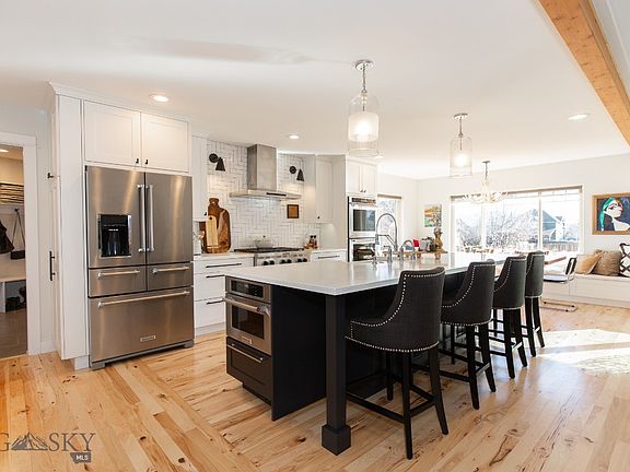 4th image of 75 E Clara Ct