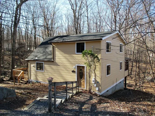 3420 Crestwood Dr, East Stroudsburg, PA 18301