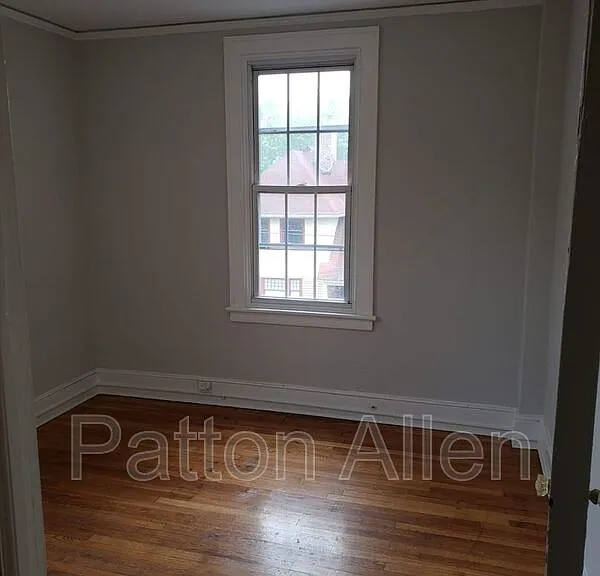 116 E Chestnut St #25 — Photo 3