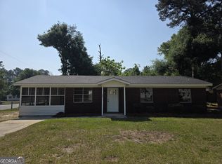 309 E 3rd St, Springfield, GA 31329