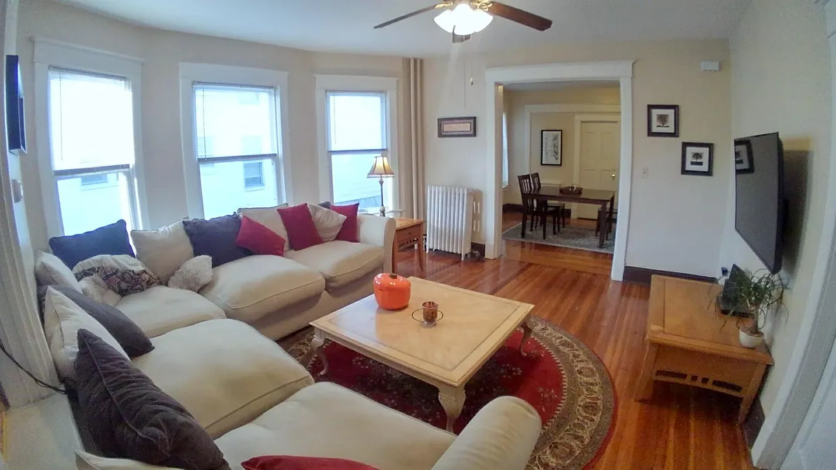 Building Photo - 522 Morris St #6BR