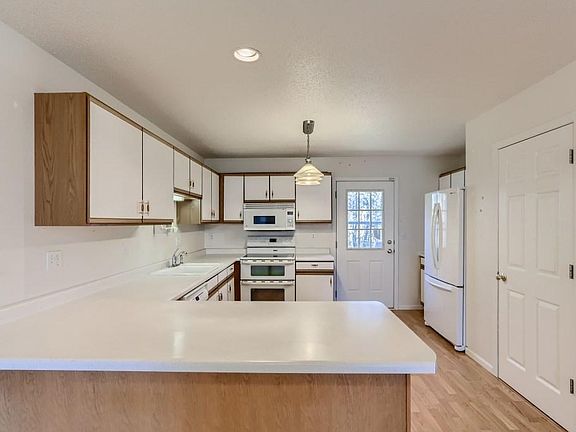 2nd image of 917 7th Ave NE