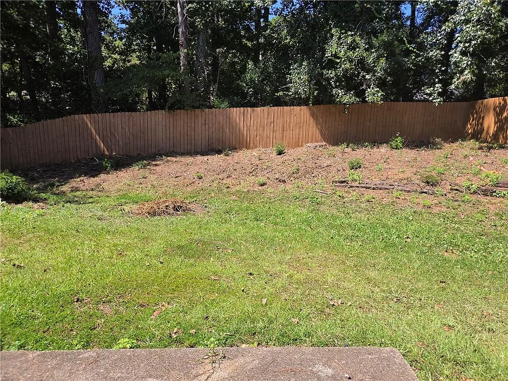3 bed, 2.0 bath, 1578 sqft, $1,800 — Photo 3