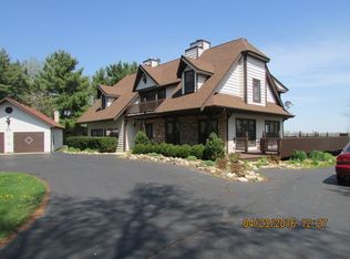 1419 Sullivan Rd, Woodstock, IL 60098