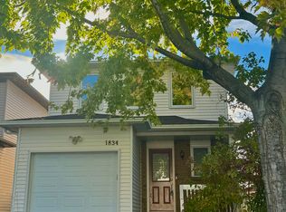 1834 Duclos Ave, Ottawa, ON K1C 5G5