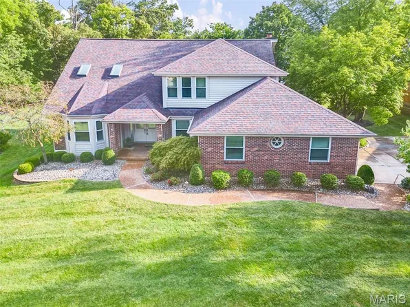 418 Savannah Ridge Dr, Saint Charles, MO 63303