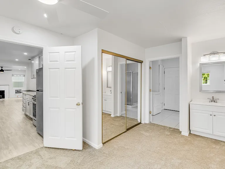 4060 Clayton Rd — Photo 10