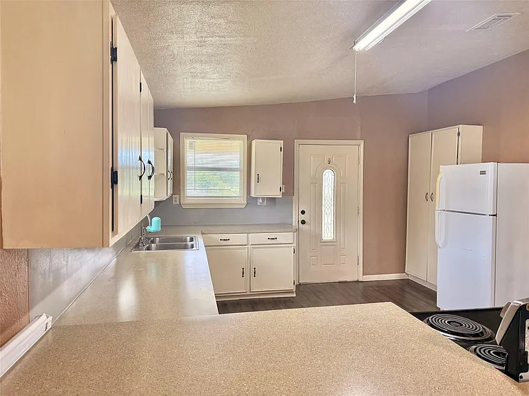 14005 Alles House St — Photo 4