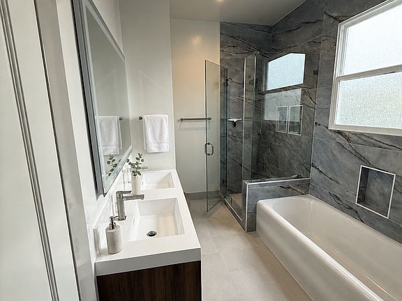 2nd image of 1307 Francisco St #1307