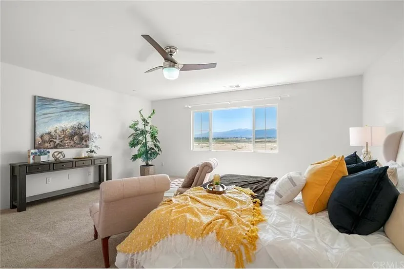 6 bed, $1,299 — Photo 2