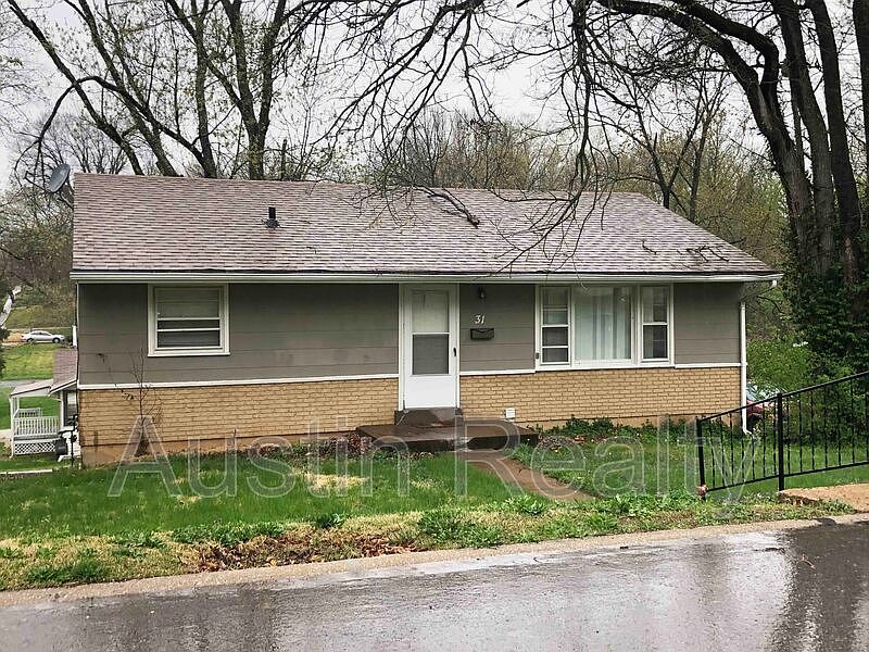 1st image of 31 S Harvey Ave