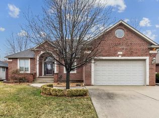 54361 Pine St, New Baltimore, MI