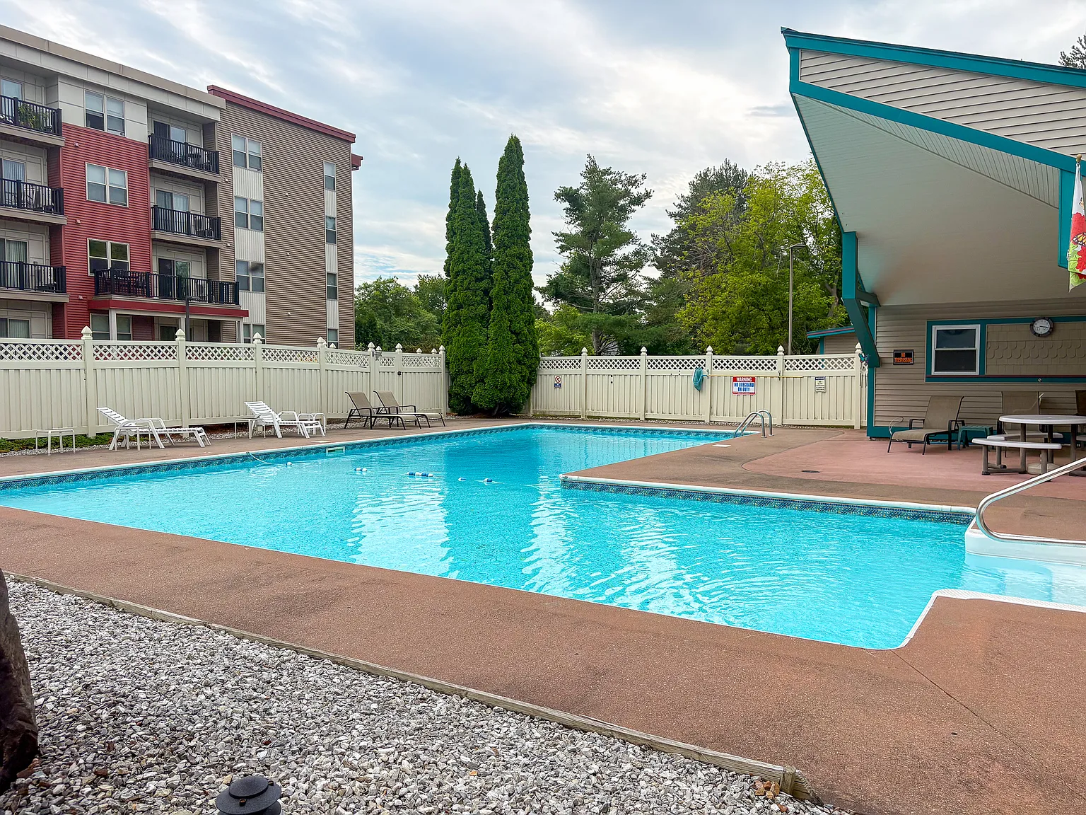 1 bed, 576 sqft, $1,900 — Photo 4