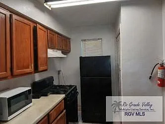 3 bed, 2.0 bath, 1362 sqft, $1,300 — Photo 3