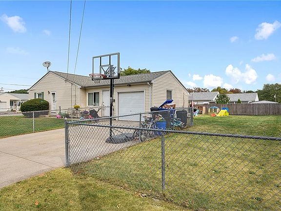 5th image of 61 Brookhaven Dr