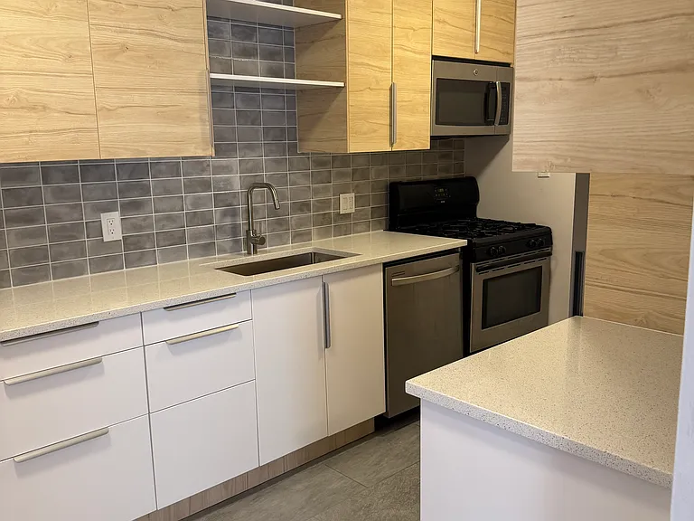 11903 Parklawn Dr #201 — Photo 3