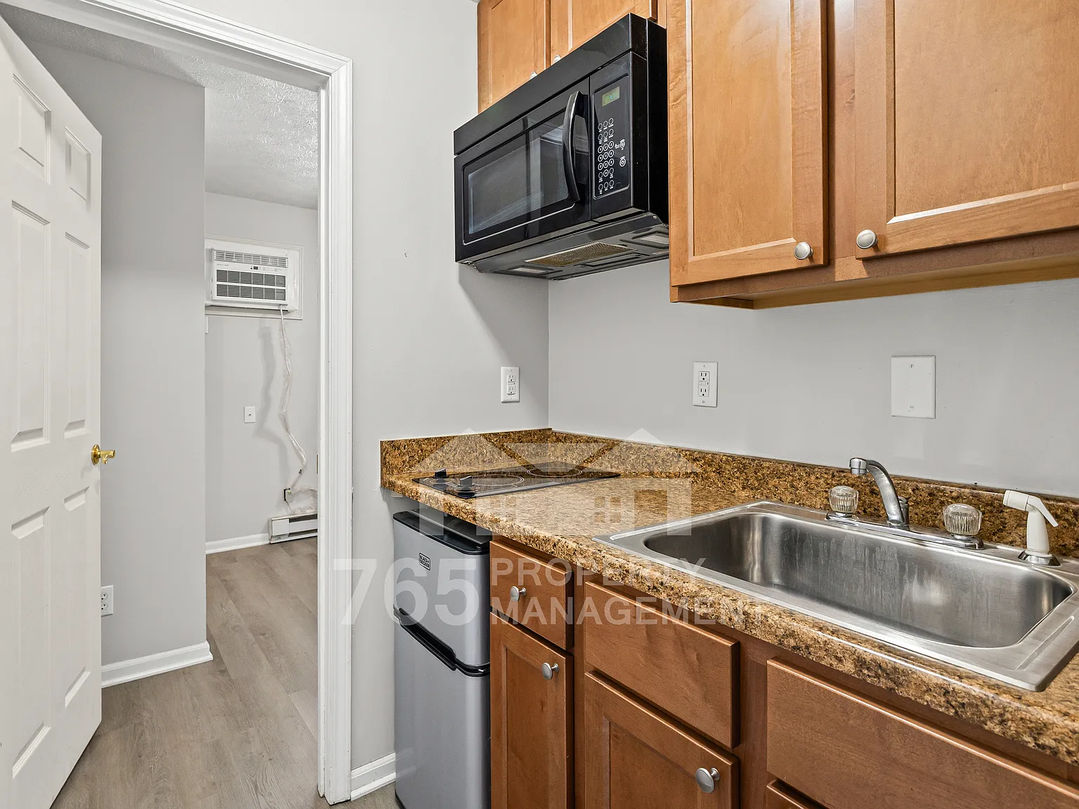 Studio, 319 sqft, $550 — Photo 4