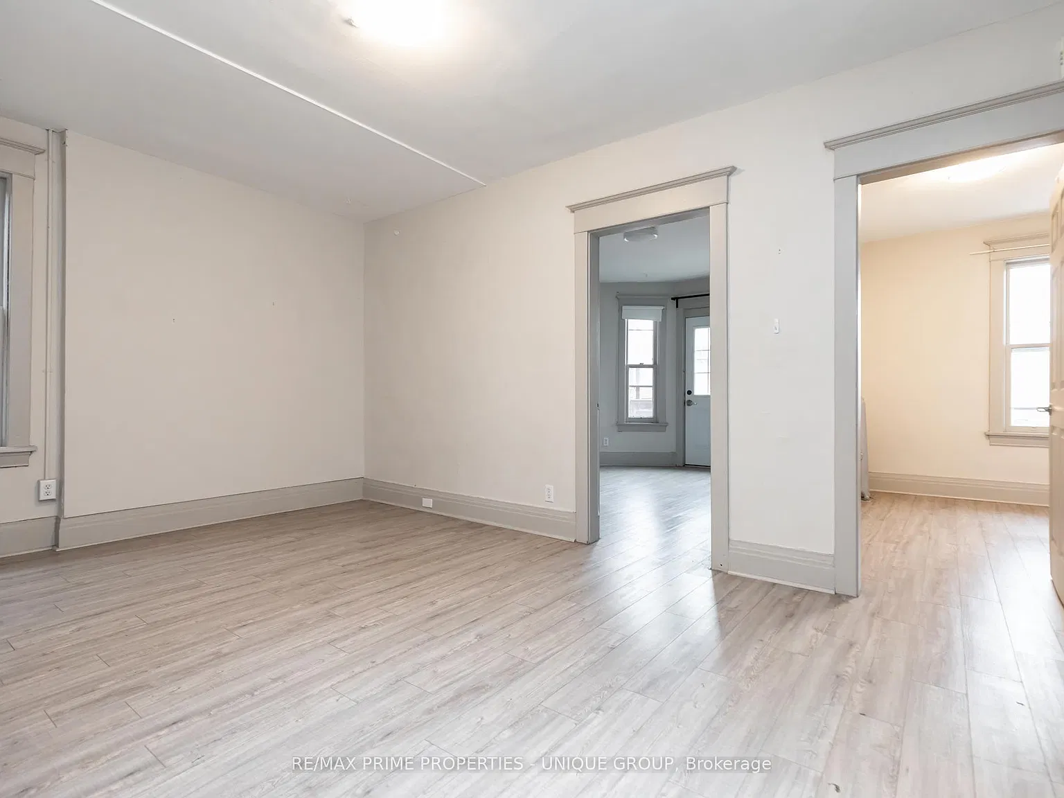 3 bed, $2,800 — Photo 2