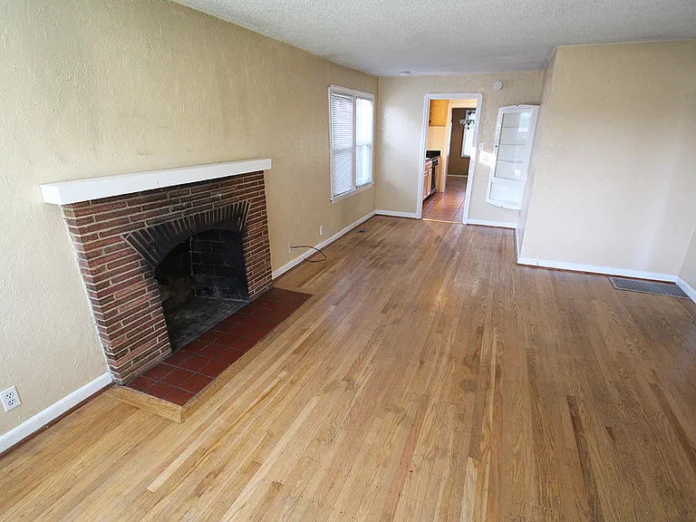 6257 53rd Ave NE — Photo 3