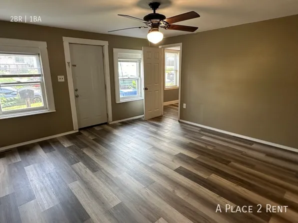 315 1/2 South St, Baraboo, WI 53913