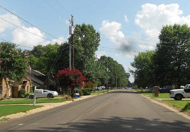 2nd image of 6946 Maury Dr