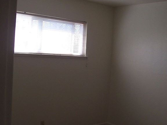 5th image of 345 N 6th St APT 13