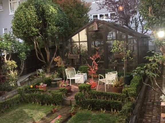 2nd image of 1549 Vallejo St #B