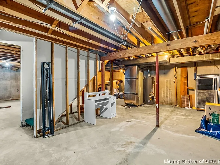 2201 Glenn Abbey — Photo 42