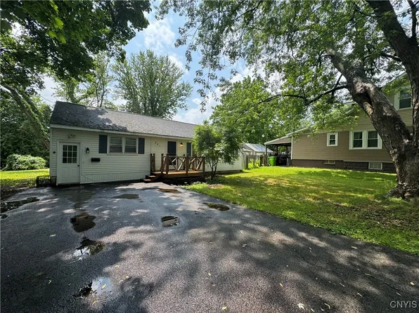 321 Richfield Blvd, Syracuse, NY 13211