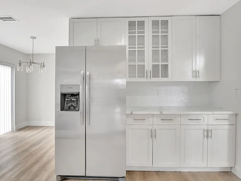 21391 Millbrook Ct — Photo 22
