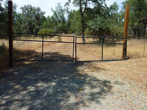2nd image of 4 Nine Acres Squaw Grass Trl