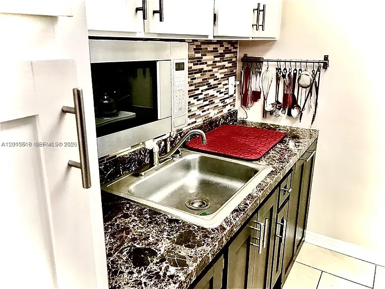 900 SW 11th Ave #17C — Photo 16