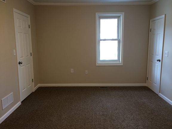 4th image of 375 North Broadway
